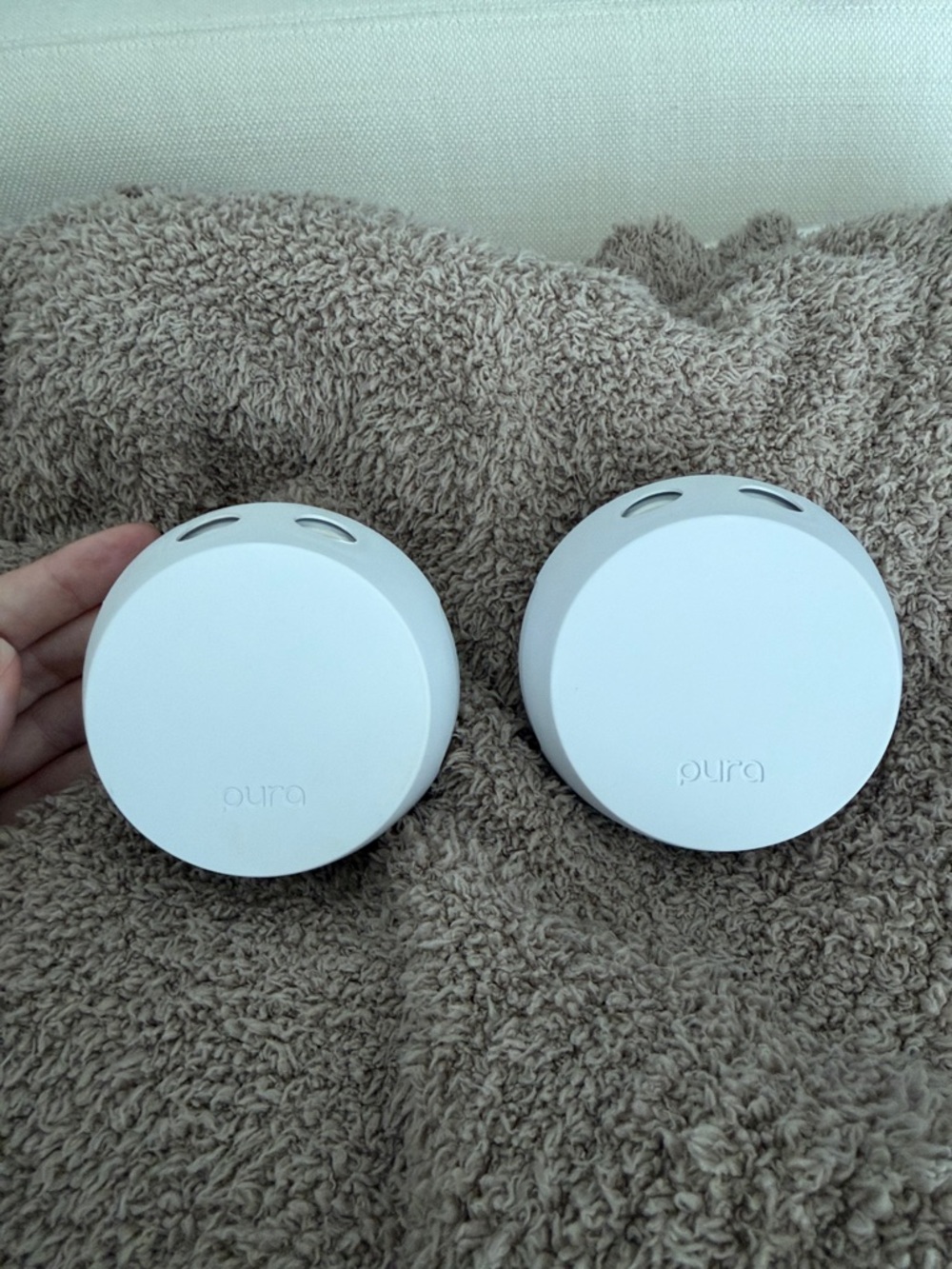 Pura 4 White Smart Home fragrance diffuser